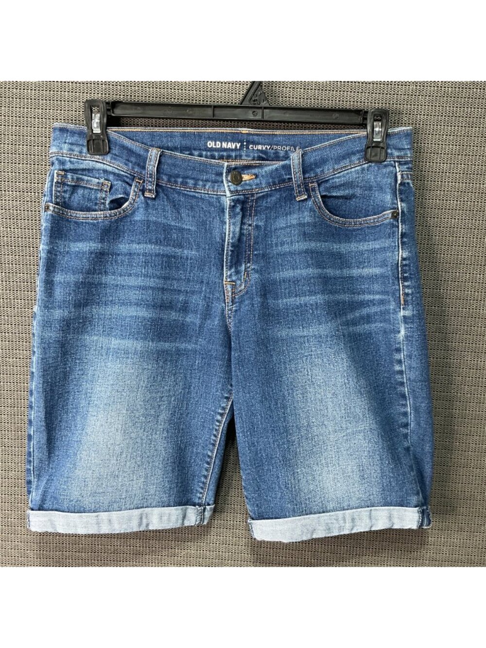 Old Navy Curvy Woman's Bermuda Denim Shorts Size 8 Regular Wash Stretch Casual